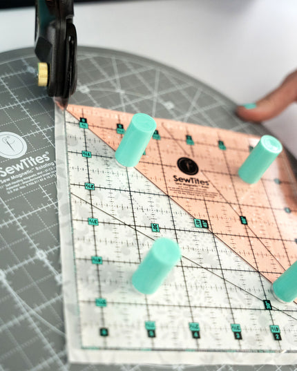 Sew Magnetic 11" Rotating Self-Healing Cutting Mat